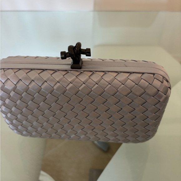 Silver clutch fits a 12 pro phone - Picture 1 of 4